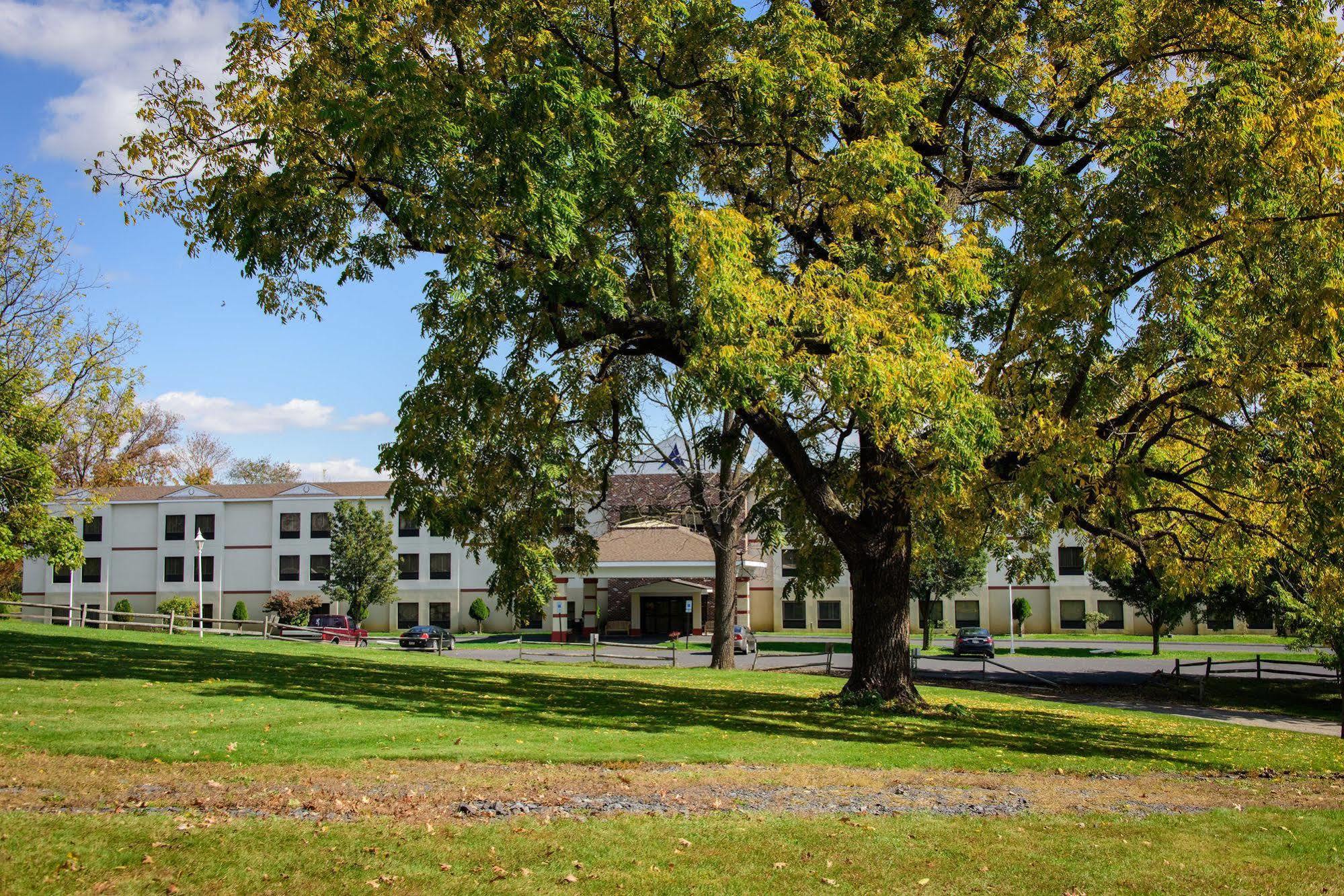 Aspire Hotel And Suites Gettysburg Exterior photo