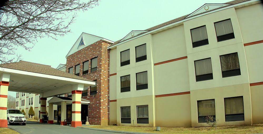 Aspire Hotel And Suites Gettysburg Exterior photo